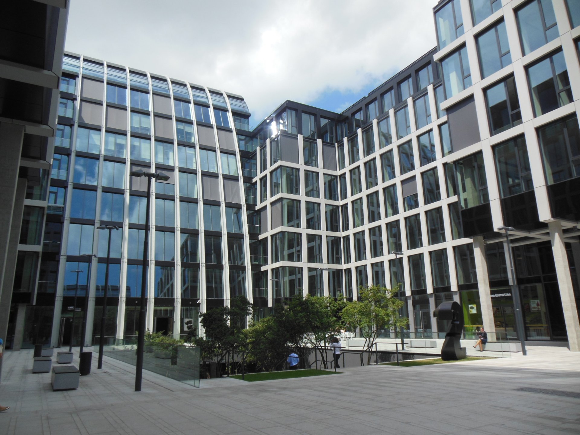 Vzniká společnost RSJ v Plzni.